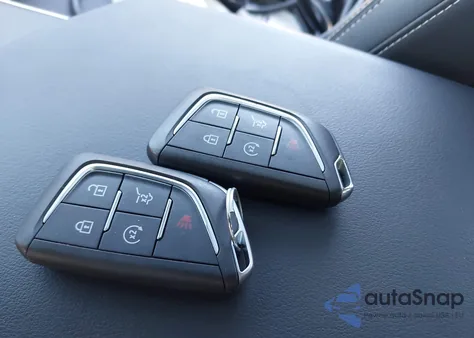 2024 Cadillac Lyriq Luxury W/1Sc из США, поврежденный, VIN 1GYKPPRK3RZ101019